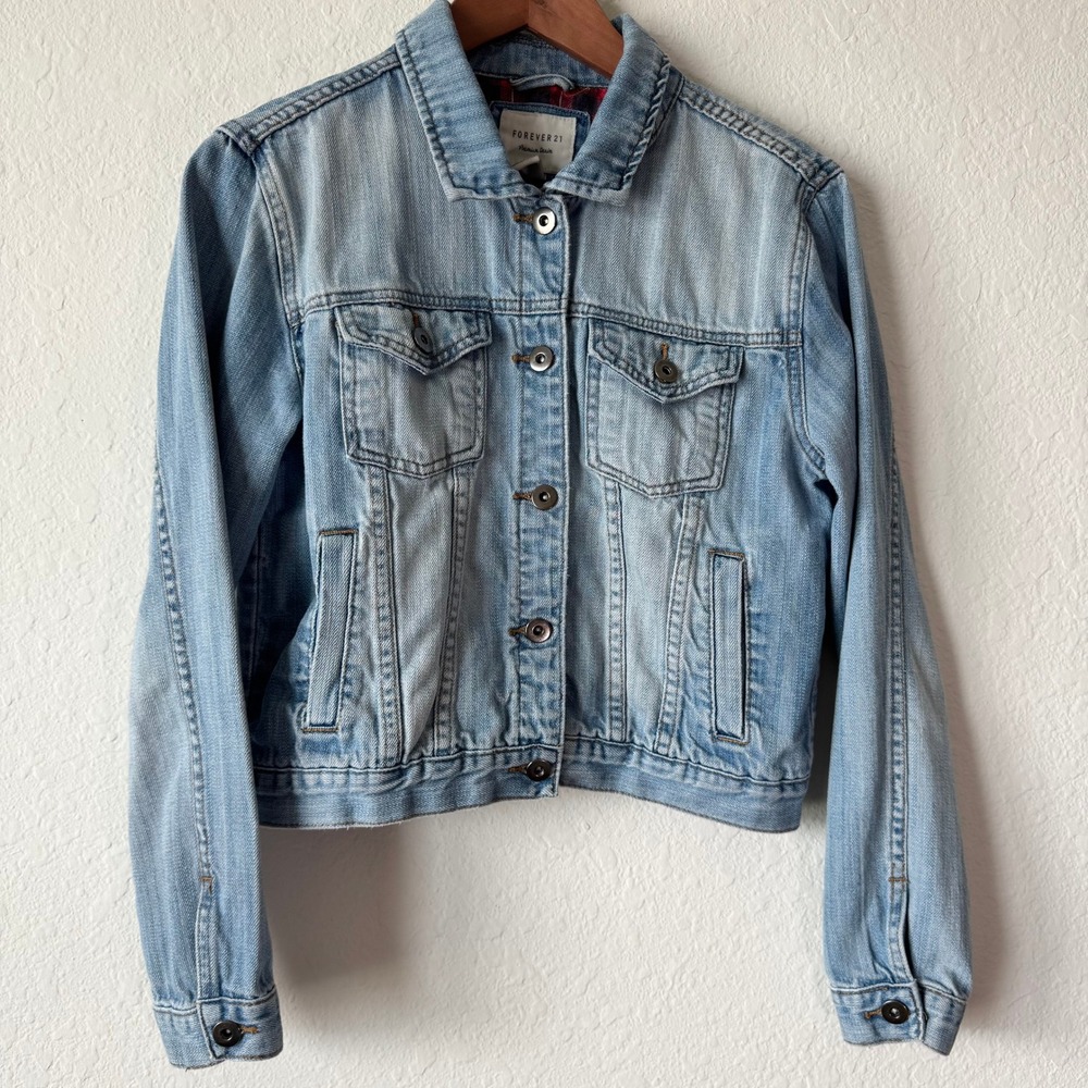 Forever 21 Women Light Wash Studded Cropped Denim Trucker Jean Jacket Medium